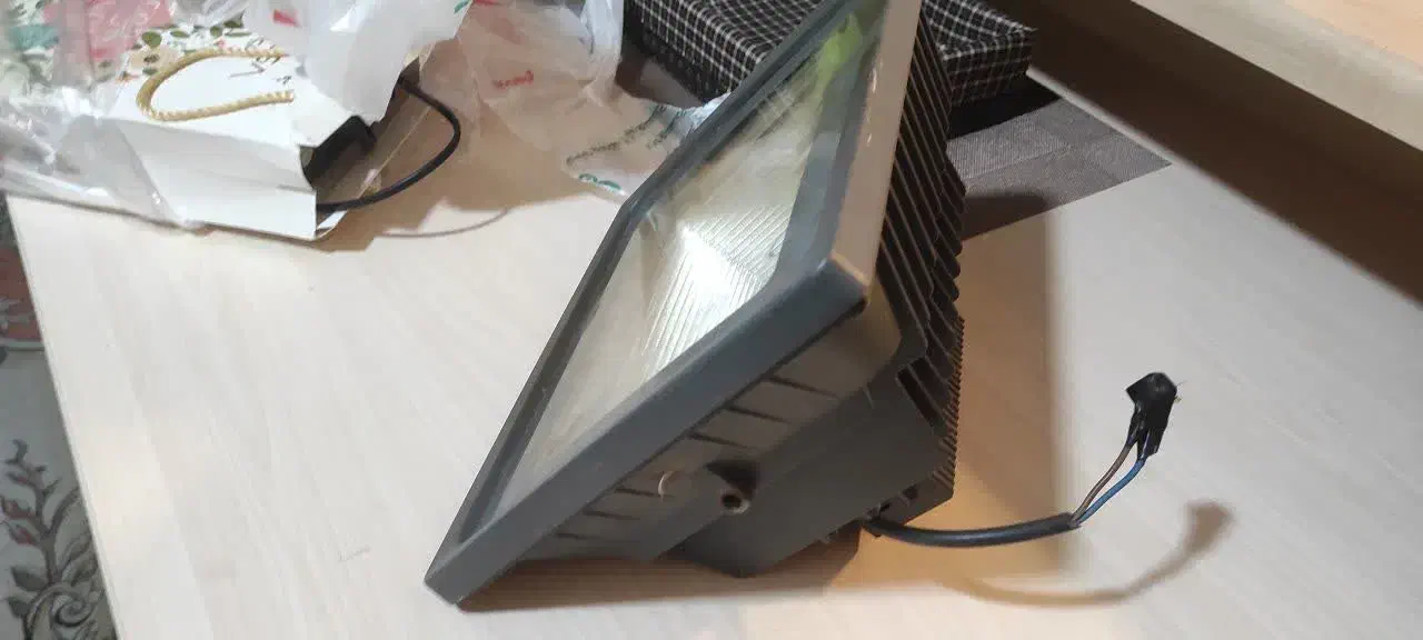 پروژکتور  zur 50w|لامپ و چراغ|اراک, |دیوار