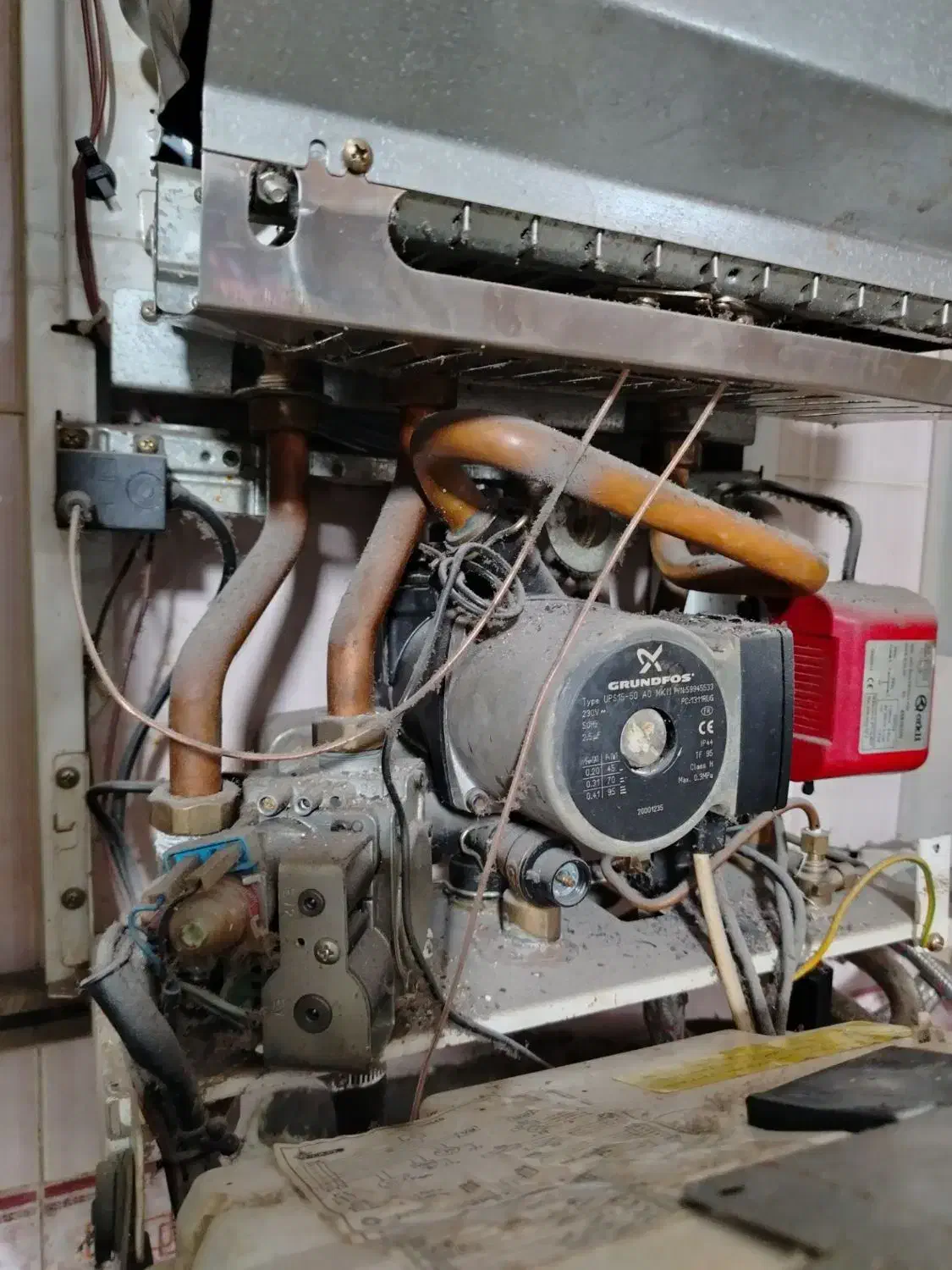 سرویس انواع پکیج های ایرانی وخارجی|آبگرمکن، پکیج، شوفاژ|زرند, |دیوار