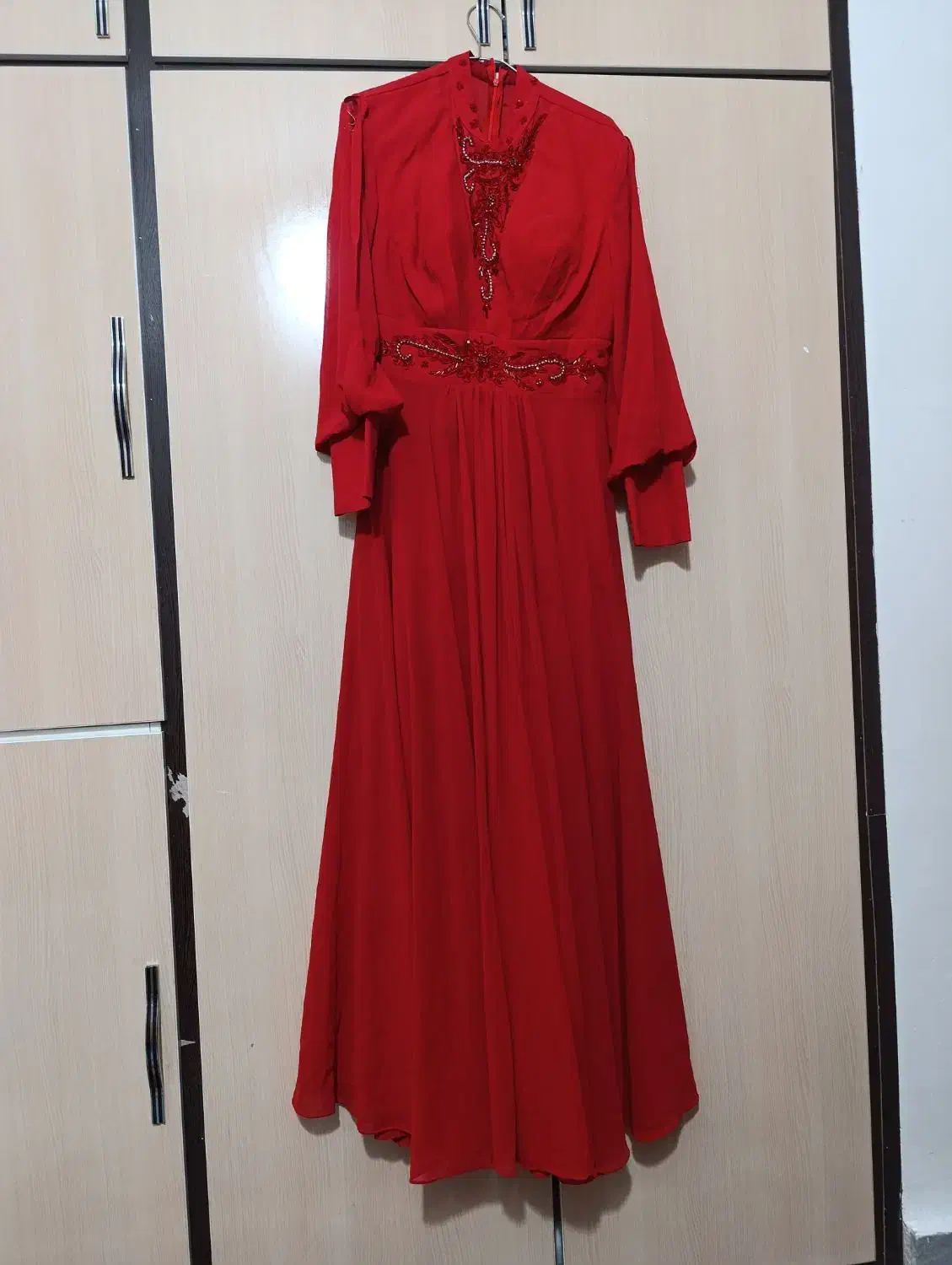 پیراهن مجلسی|لباس|فیروزآباد (لرستان), |دیوار