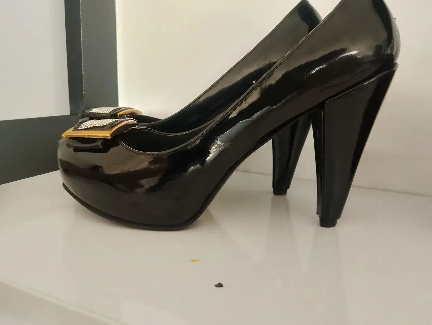 کفش مجلسی|کیف، کفش، کمربند|سقز, |دیوار