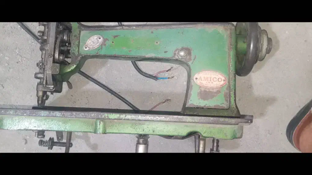 چرخ زه دوزی|چرخ خیاطی و ریسندگی|کنارک, |دیوار