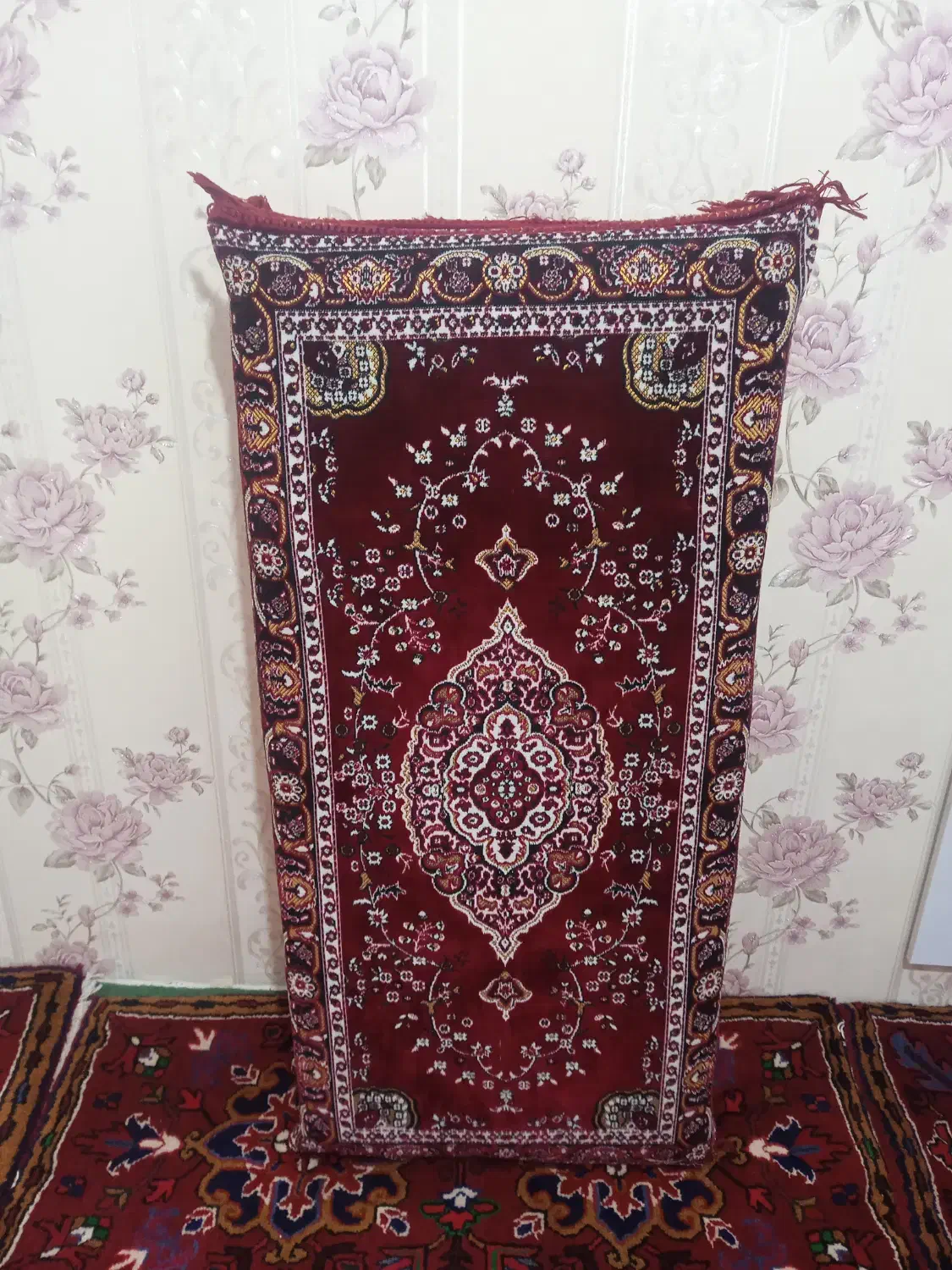 متکه|رختخواب، بالش، پتو|اهر, |دیوار