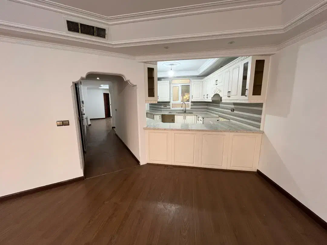 اپارتمان / ۱۶۰ متری / ۳ خواب