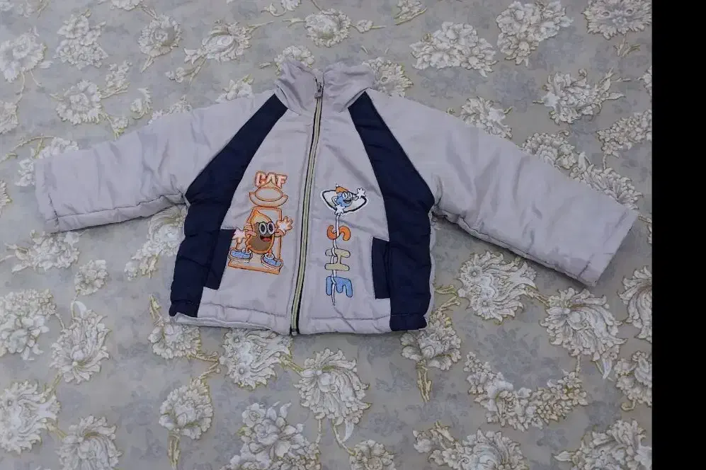 کاپشن و سرهمی با کلاه|کفش و لباس بچه|کرمانشاه, |دیوار