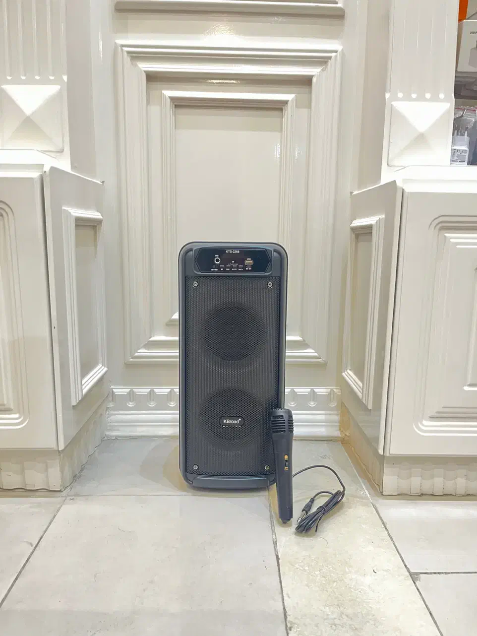 اسپیکر سایز بزرگ همراه با میکروفن و رقص نور جذاب|سیستم صوتی خانگی|گنبد کاووس, |دیوار