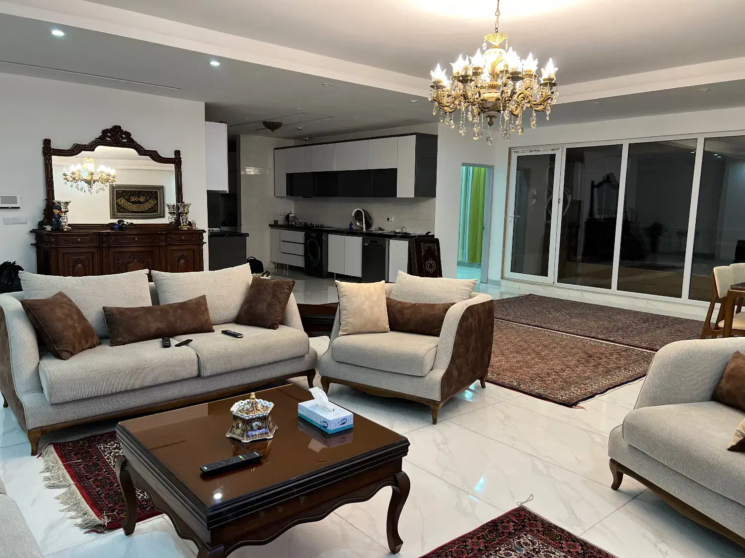 رهن کامل مبله ویو دریا|اجارهٔ آپارتمان|بندر انزلی, دهکده ساحلی|دیوار