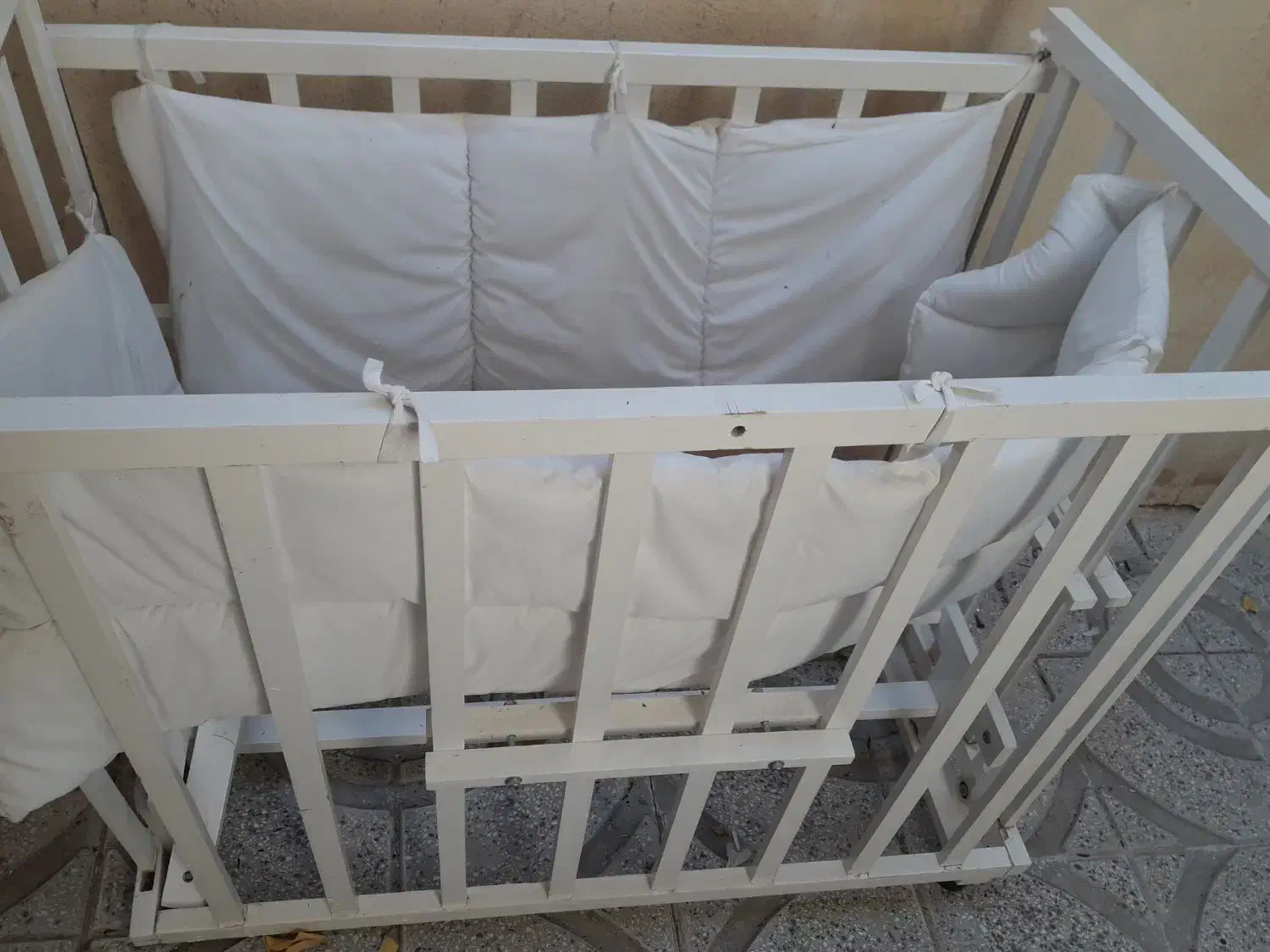 تخت نوزادی|تخت و صندلی بچه|سنقر, |دیوار