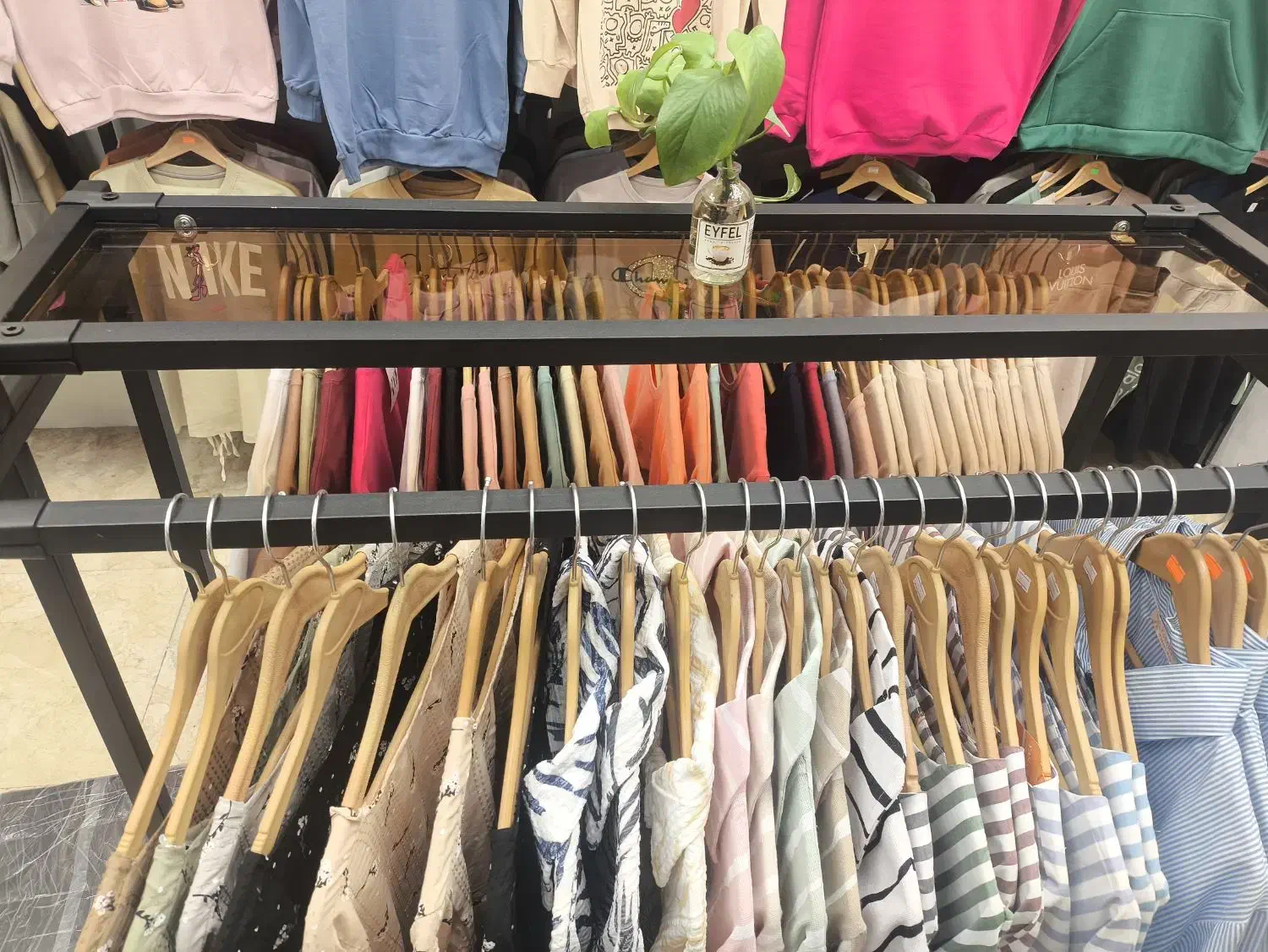 فروشنده خانوم متعهد و با تجربه|استخدام خدمات فروشگاه و رستوران|مشهد, چهنو|دیوار