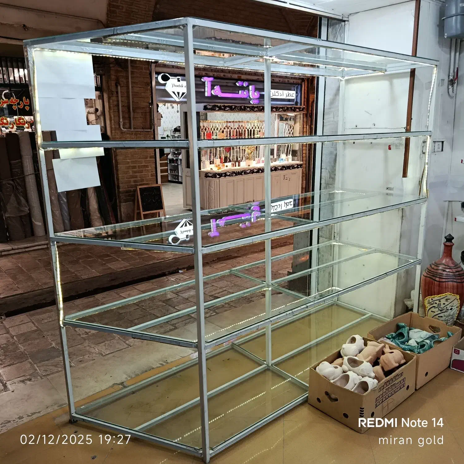 قفسه و ویترین شیشه‌ایی|فروشگاه و مغازه|شاهرود, |دیوار