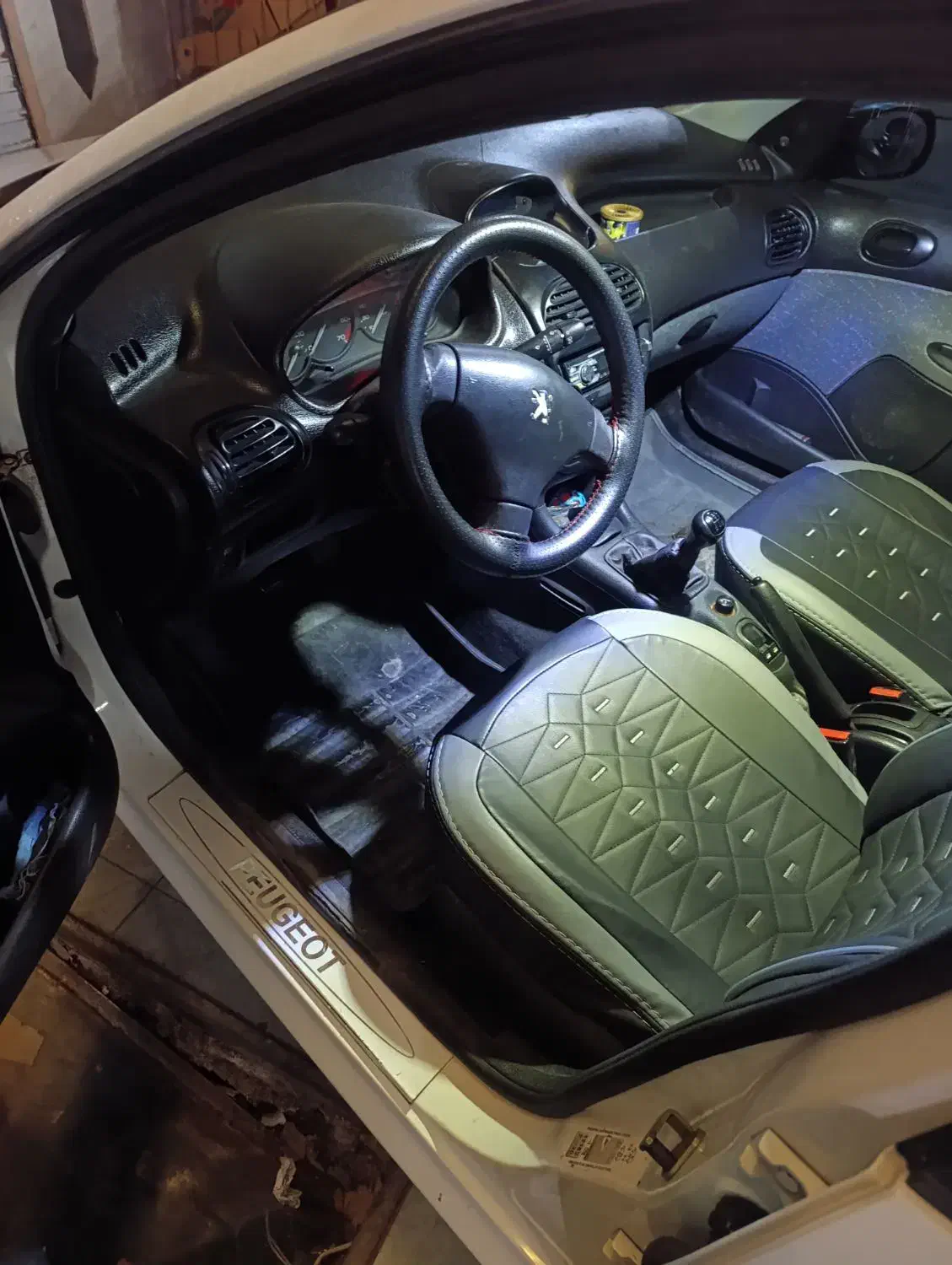 206 مدل 89 بیرنگ کم کار|خودرو سواری و وانت|قزوین, |دیوار