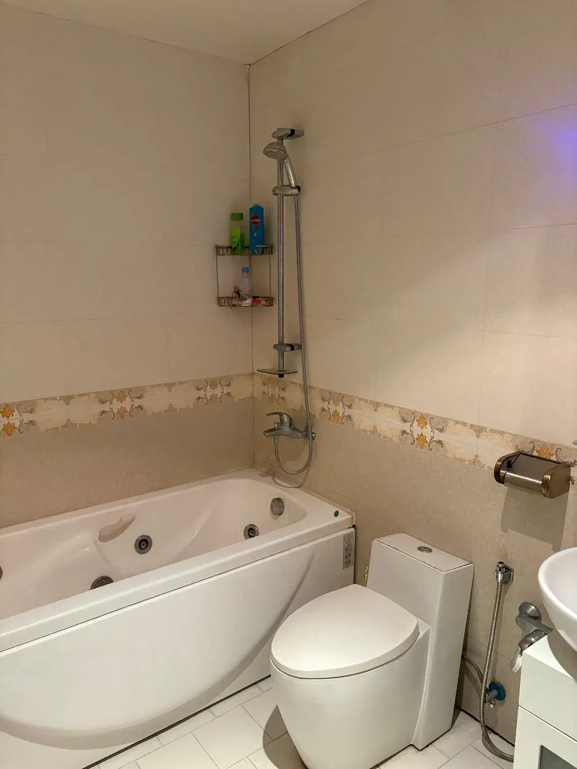 آ‌پارتمان سعادت آباد ۱۴۵ متر ۳ خواب