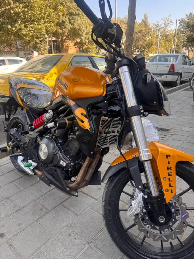 بنلی طلایی در در حد صفر|موتورسیکلت|نیشابور, امام خمینی|دیوار