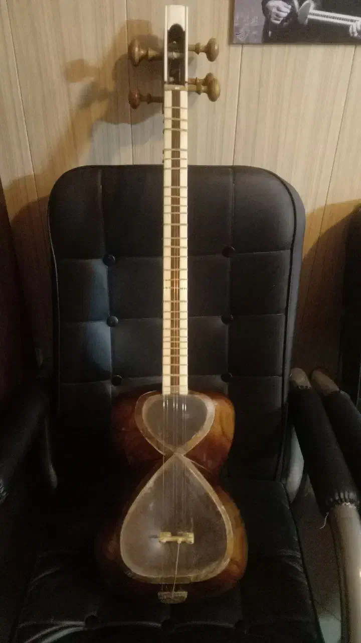 تار ۳ مهر در حد نو|سازهای سنتی|اراک, |دیوار