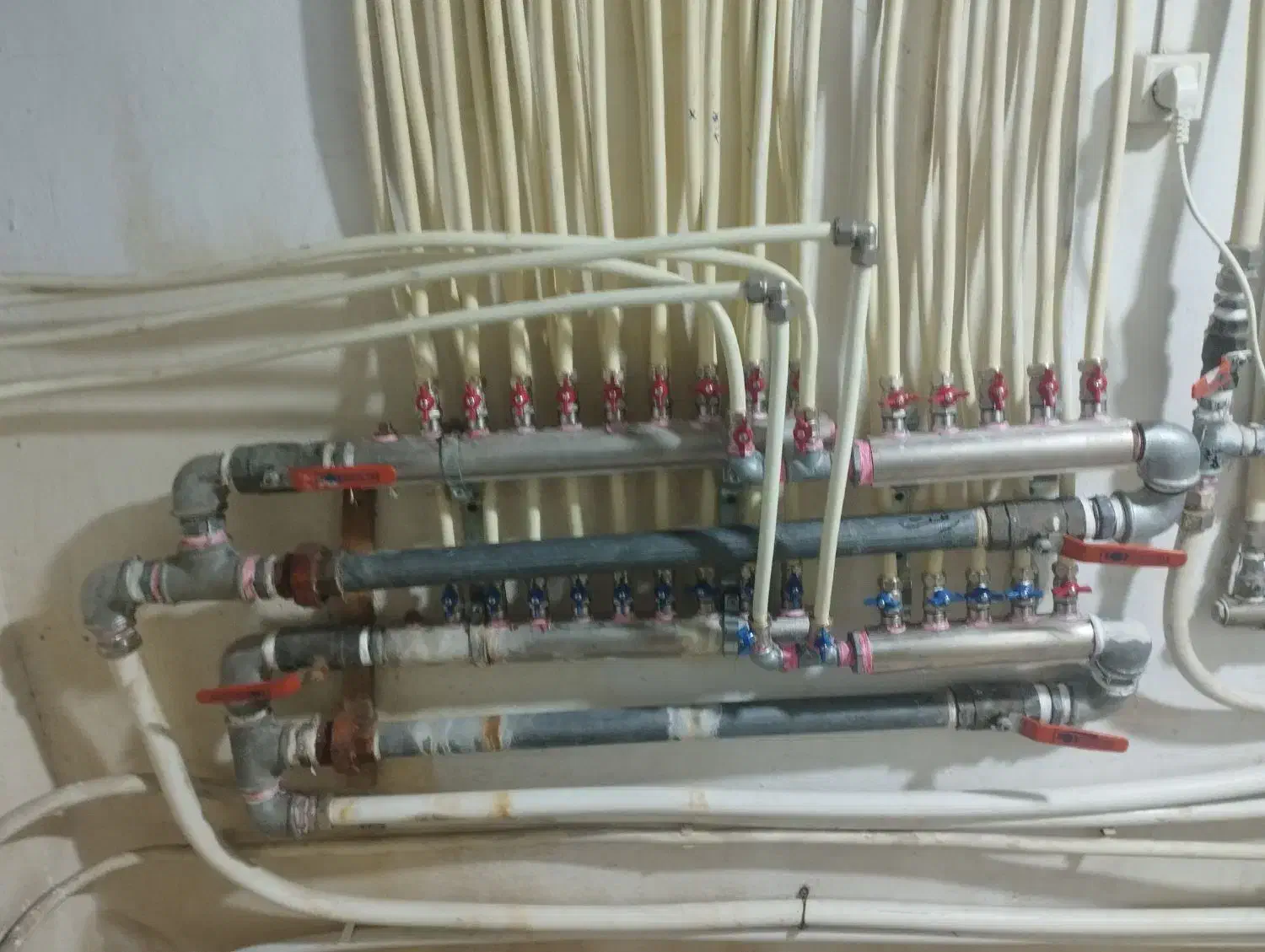 تاسیسات لوله کشی|خدمات پیشه و مهارت|تبریز, |دیوار