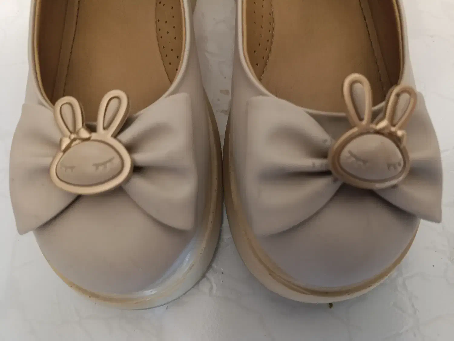 تعدادی کفش دخترانه|کفش و لباس بچه|کرج, عظیمیه|دیوار