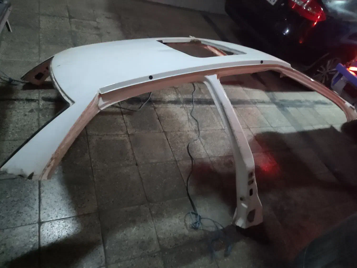 سقف و ستون دنا پلاس و قطعات بدنه بیرنگ وانت نیسان|قطعات یدکی و لوازم جانبی|تهران, فردوس|دیوار