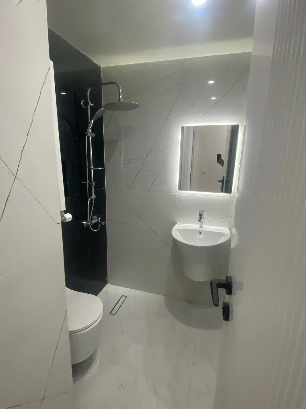 ۱۳۰ متر نارمک فرجام (فرعی دنج)