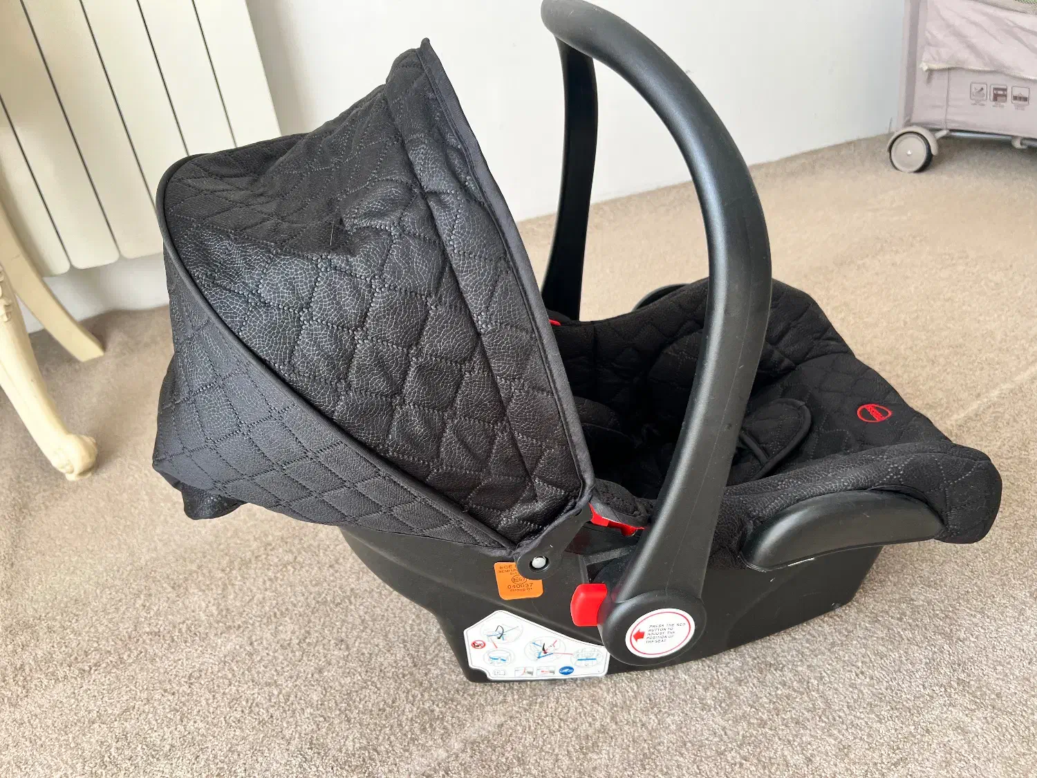 کریر|تخت و صندلی بچه|بندر انزلی, متروپل|دیوار