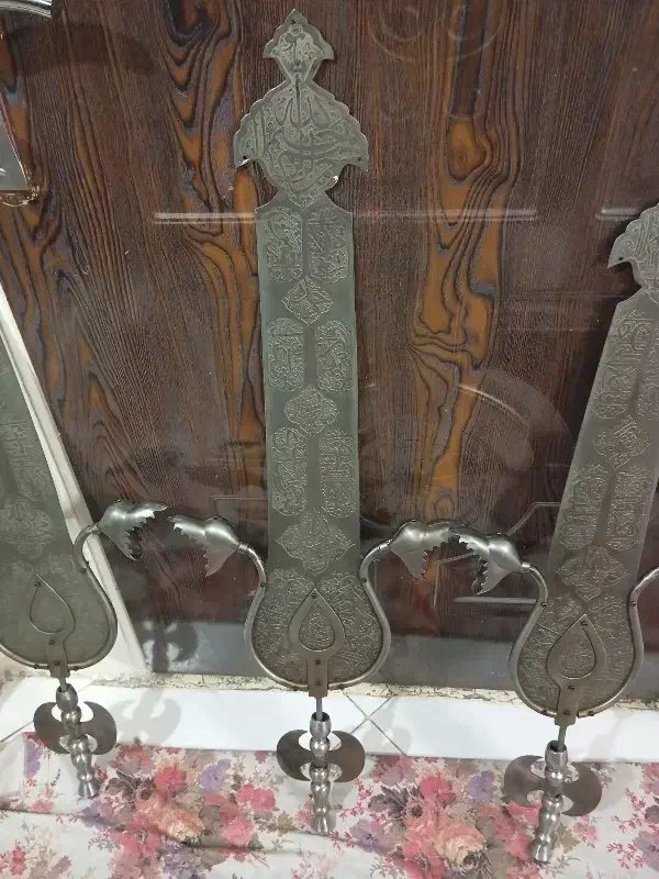 تیغه علامت|کلکسیون اشیاء عتیقه|تهران, چهارصد دستگاه|دیوار