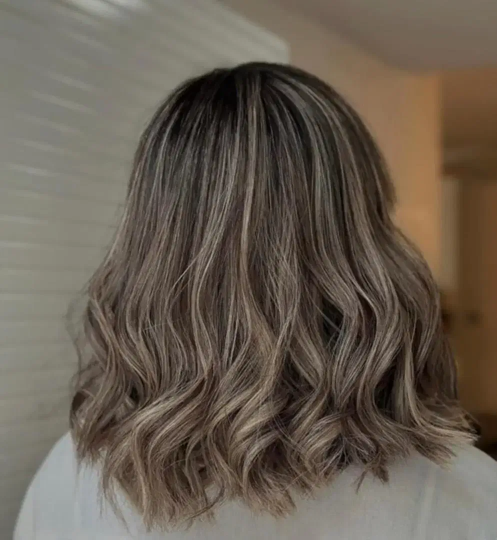 رنگ و لایت تخصصی مو با تخفیف ویژه برای این هفته|خدمات آرایشگری و زیبایی|خرم‌آباد, |دیوار