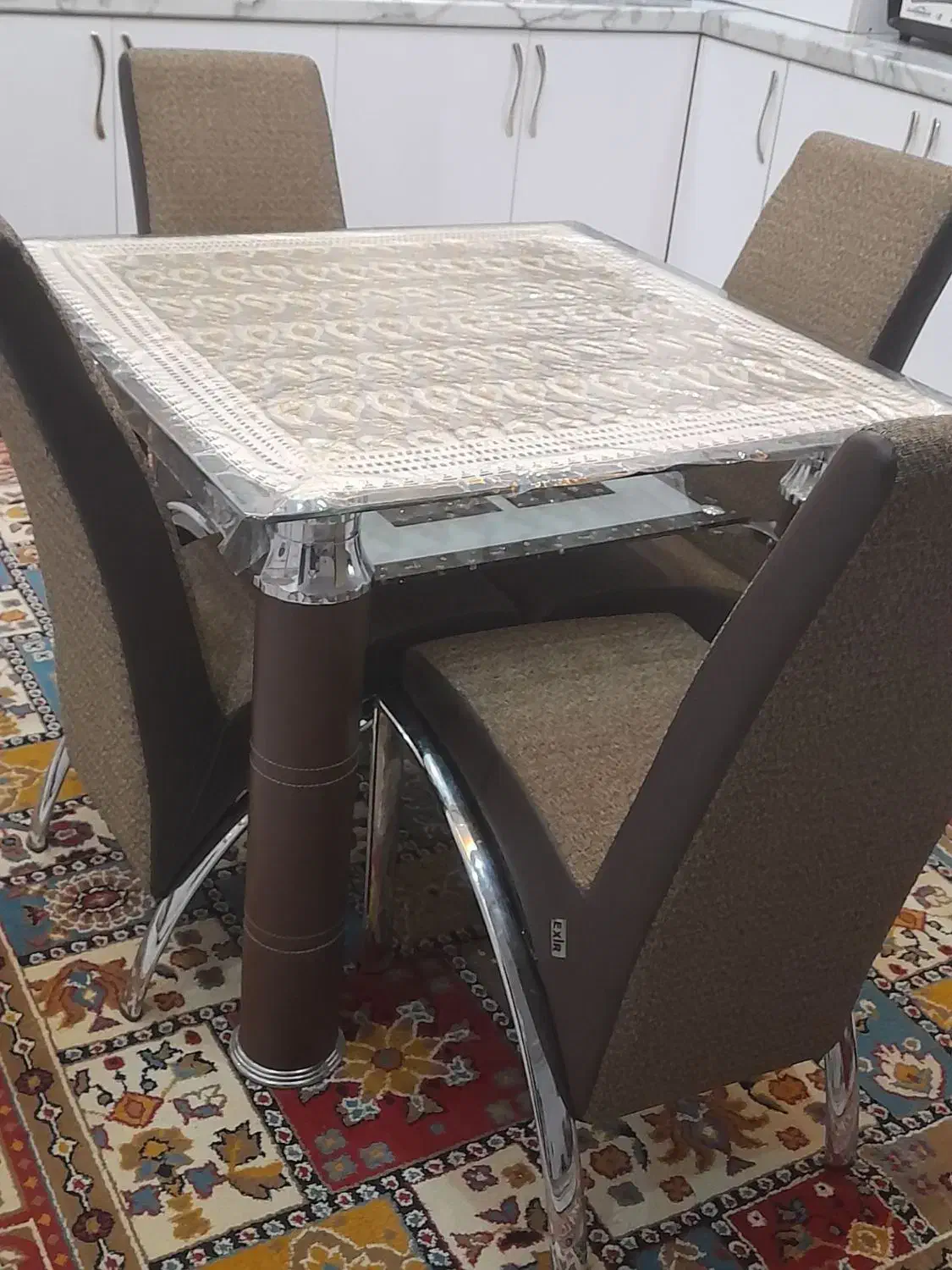 میز غذا خوری|میز و صندلی غذاخوری|کبودرآهنگ, |دیوار