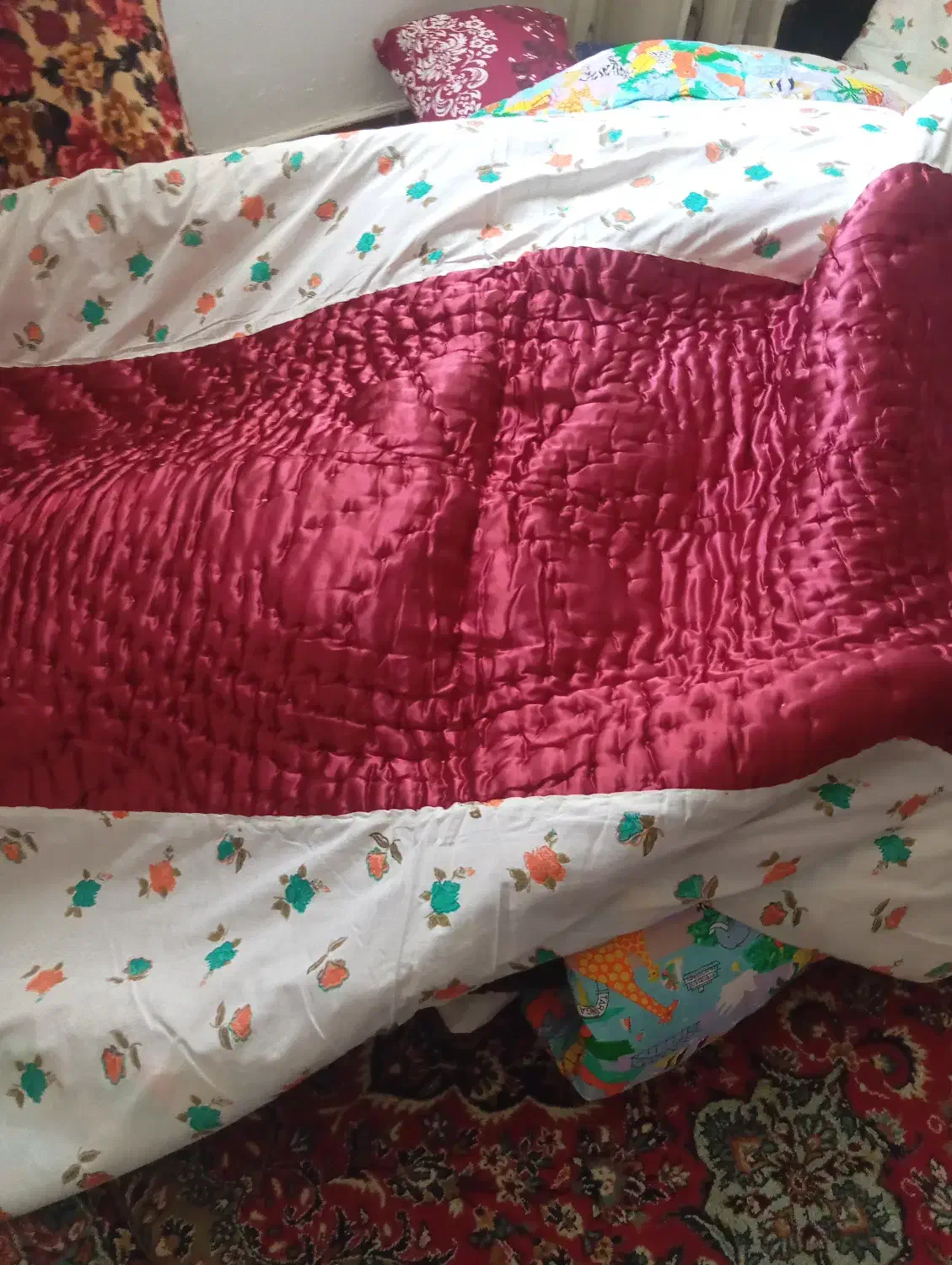 لحاف و تشک نو|رختخواب، بالش، پتو|بابل, |دیوار