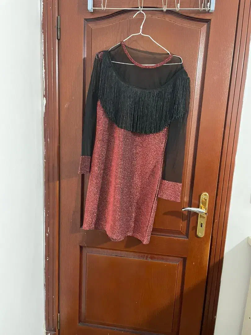 دون کوتاه لمه دار نو هست|لباس|خوی, |دیوار