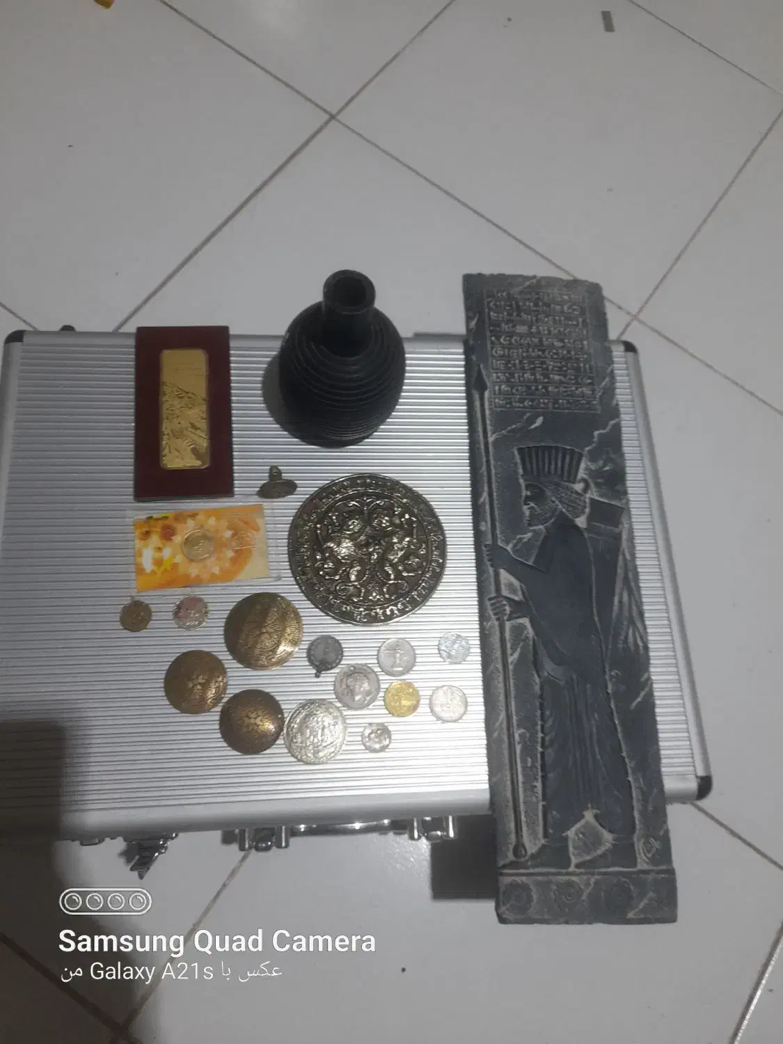 شمایل زمان سلجوقیان و سکه نقره وسکه جمهوری|کلکسیون اشیاء عتیقه|فردیس, ثابتی|دیوار