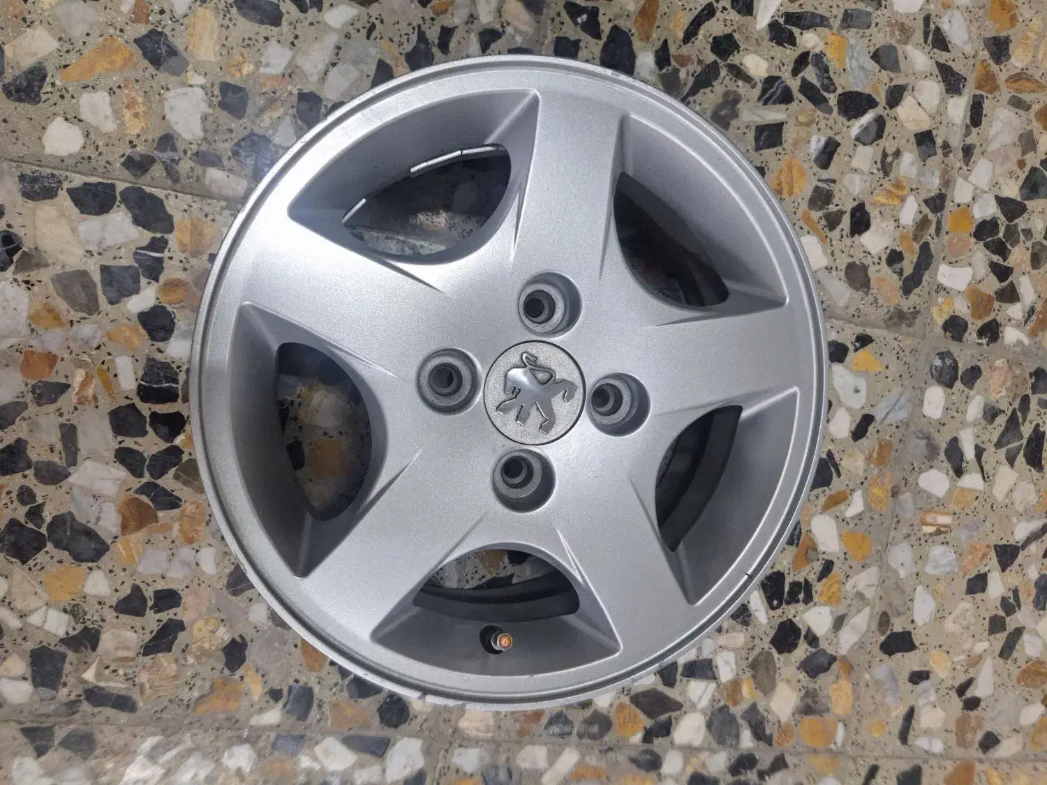 رینگ ۲۰۷ نو|قطعات یدکی و لوازم جانبی|آمل, |دیوار