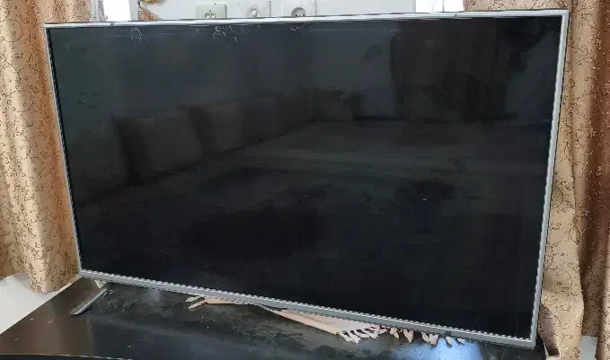 تلویزیون ۴۹ اینچ ال جی صفحه شکسته|تلویزیون و پروژکتور|زاهدان, |دیوار