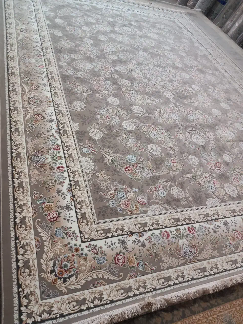 فرش از ۵۰۰شانه اقتصادی تا۱۲۰۰شانه نخ فرش مهدی زاده|فرش|گرمسار, |دیوار