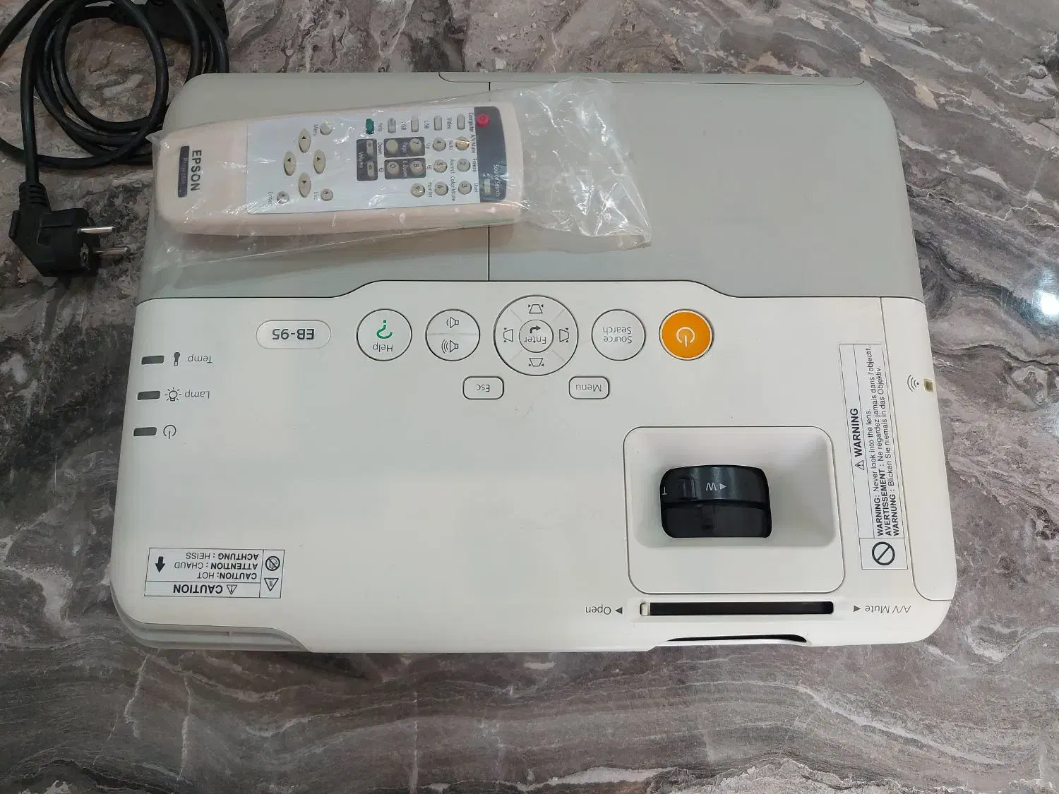 ویدئو پروژکتور EPSON|تلویزیون و پروژکتور|نوشهر, |دیوار