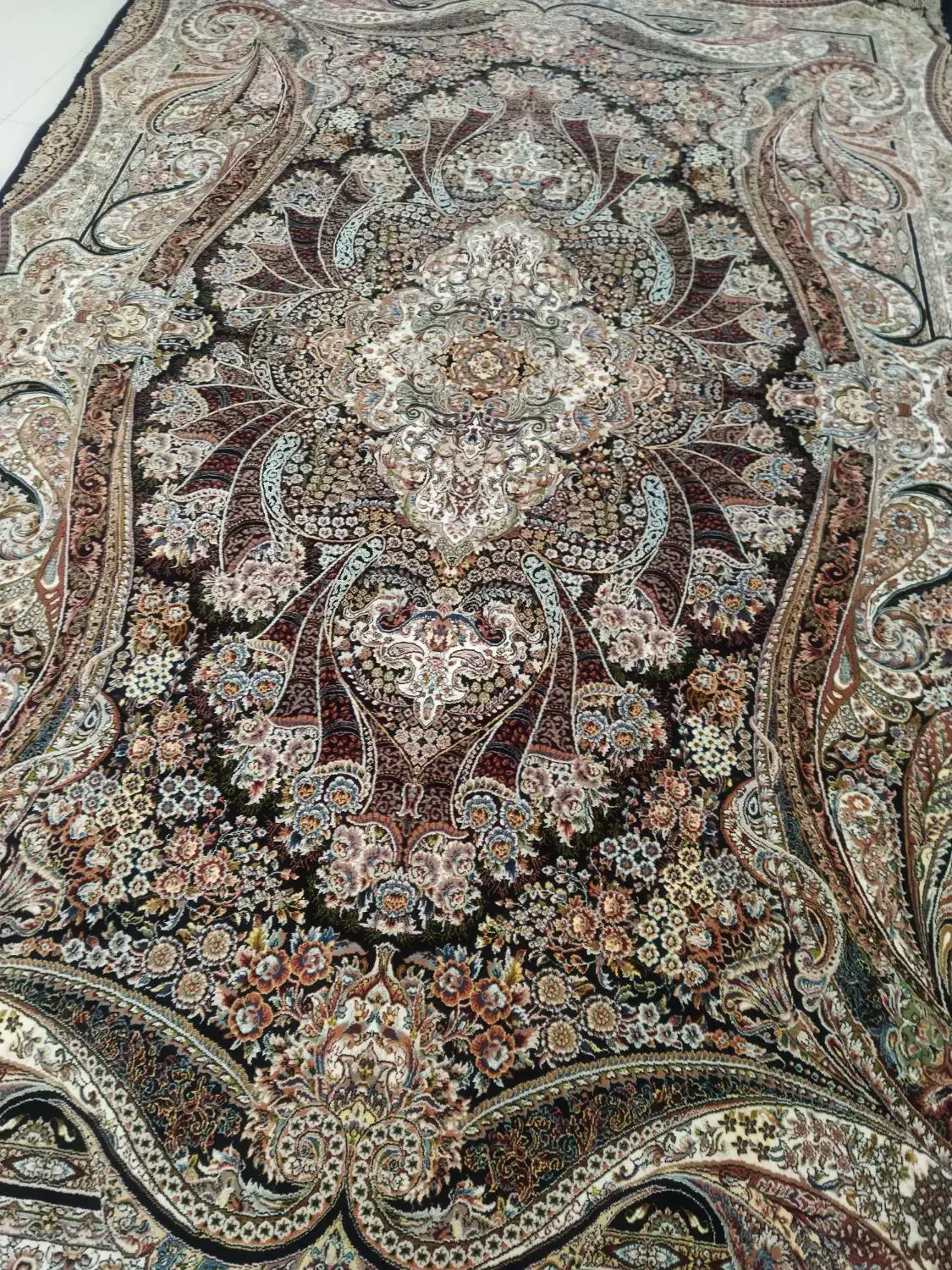 یک جفت فرش ماشینی ۶متری ۷۰۰شانه کاملاً سالم هستند|فرش|اردبیل, |دیوار