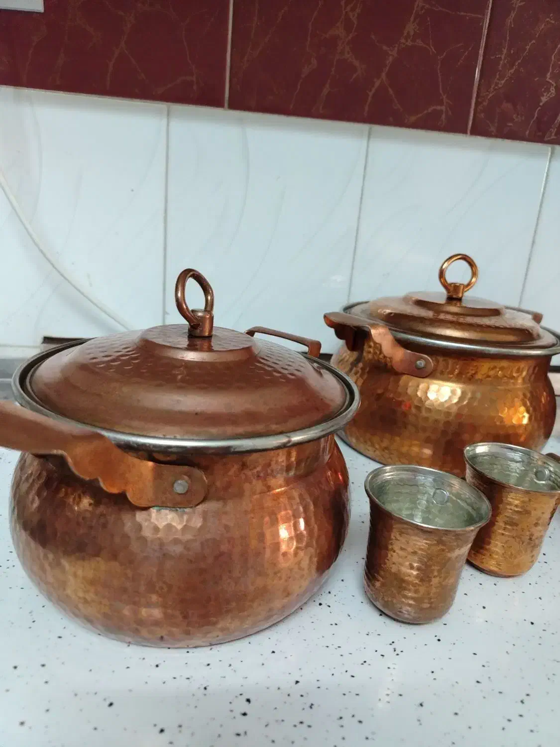 ظروف مسی. قابلمه مسی. پارچ. پیاله|ظروف پخت‌وپز|قم, چهل درخت‎|دیوار