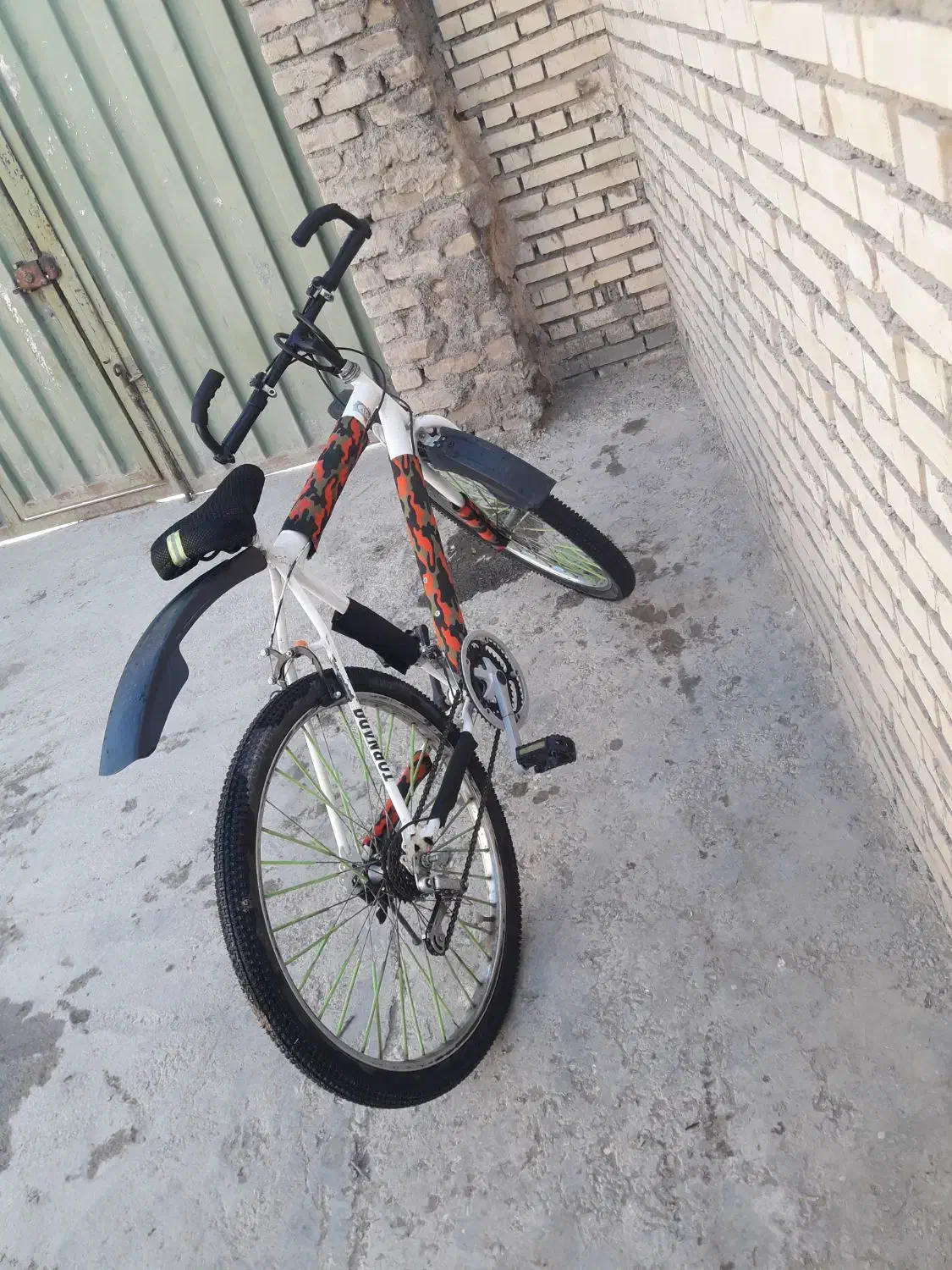 دوچرخه ۲۶ در حد نو بدون پوسیدگی همه وسایلشان نو|دوچرخه، اسکیت، اسکوتر|خمین, |دیوار