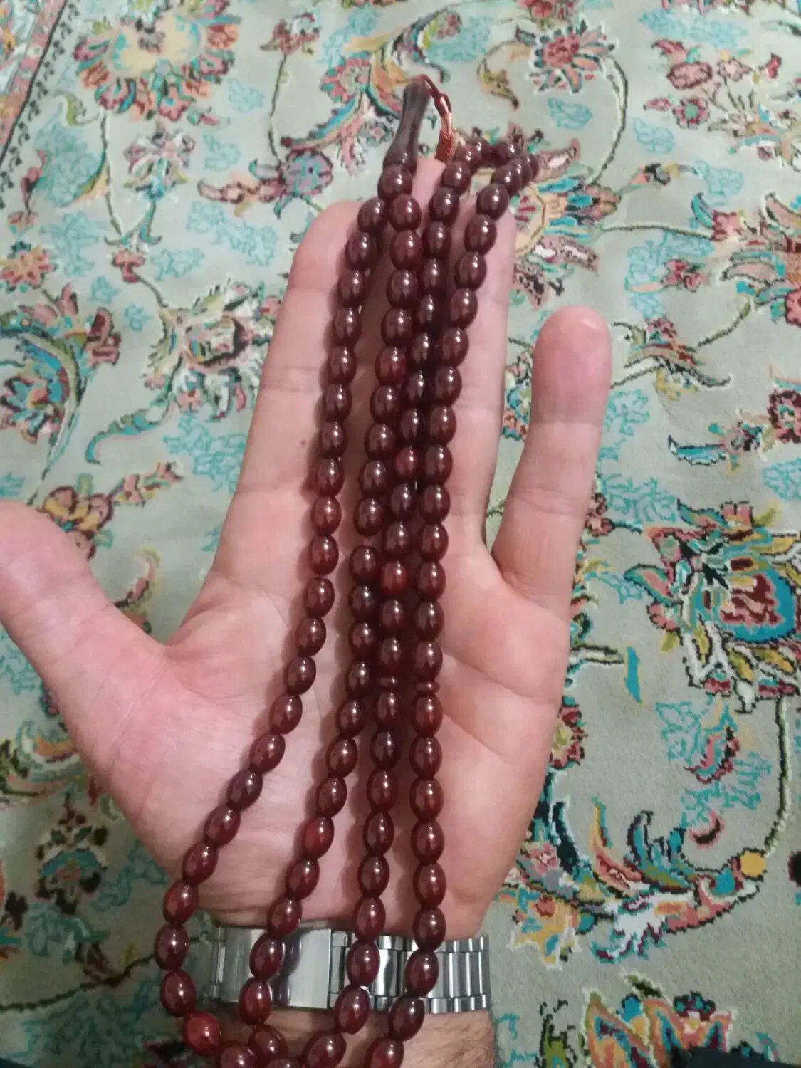 تسبیح کهربای کهنه|کلکسیون اشیاء عتیقه|آفتاب, |دیوار