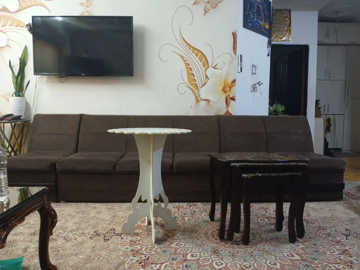 مبل و میز عسلی|مبلمان خانگی و میز عسلی|رشت, عینک|دیوار