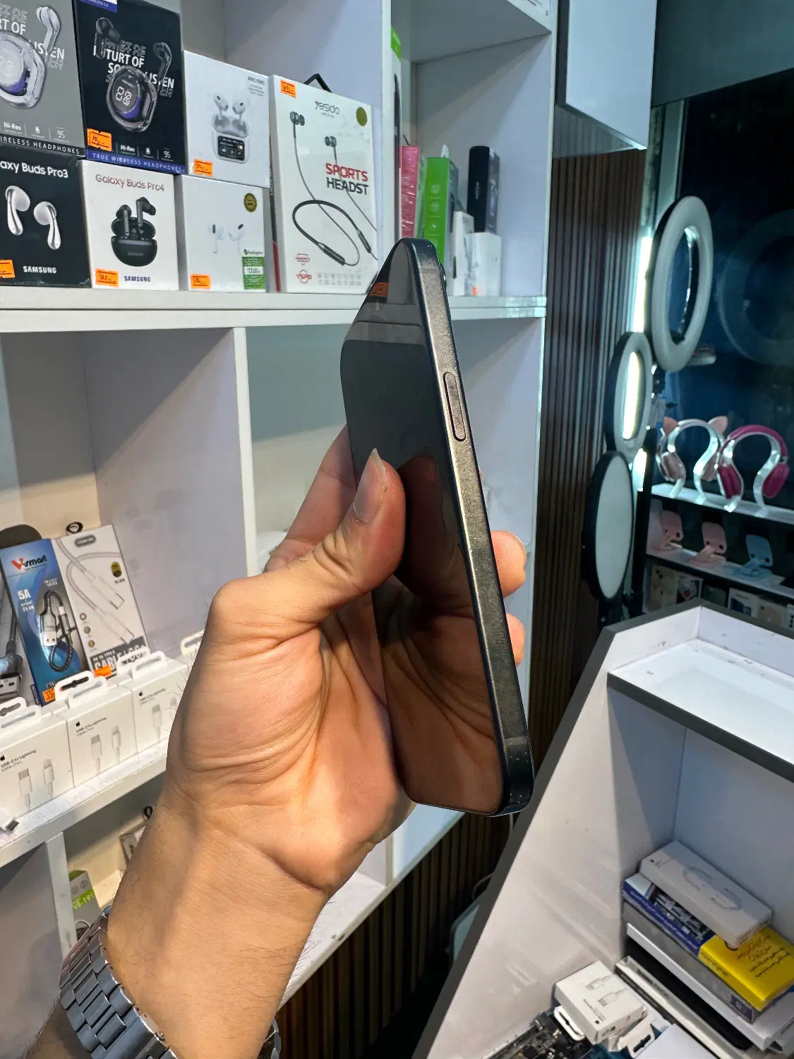 iphone 15|موبایل|رشت, چله خانه|دیوار