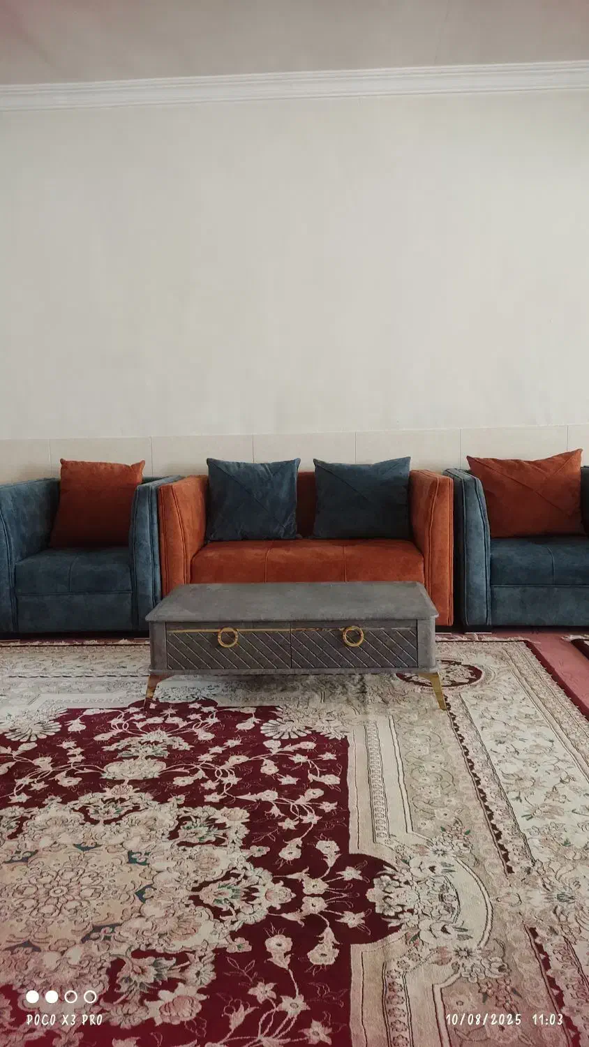 مبل دست دو|مبلمان خانگی و میز عسلی|میانه, |دیوار