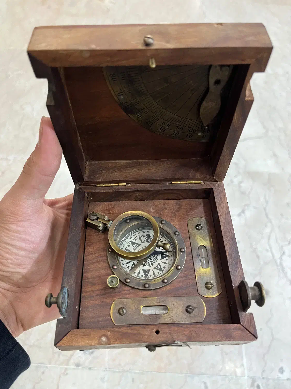 قطب نما قدیمی لندن|کلکسیون اشیاء عتیقه|شهریار, شهریار|دیوار