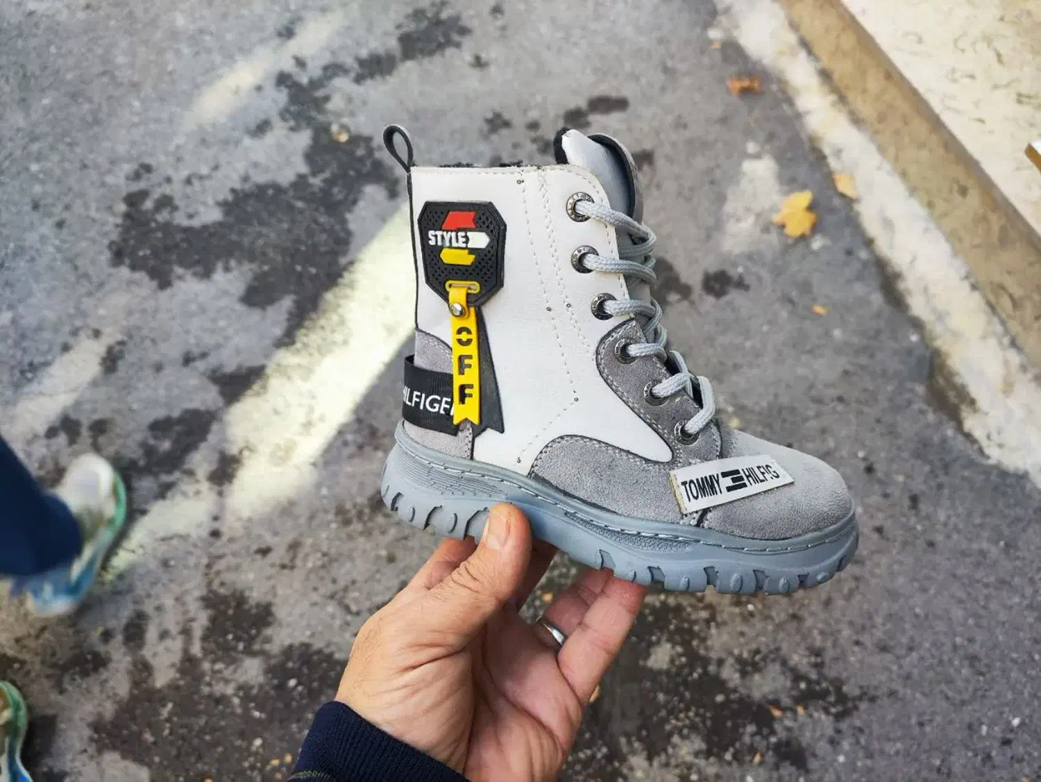 حراج پوتین و دخترونه و پسرانه و کتونی پیچی اسپرت|کیف، کفش، کمربند|الوند, |دیوار