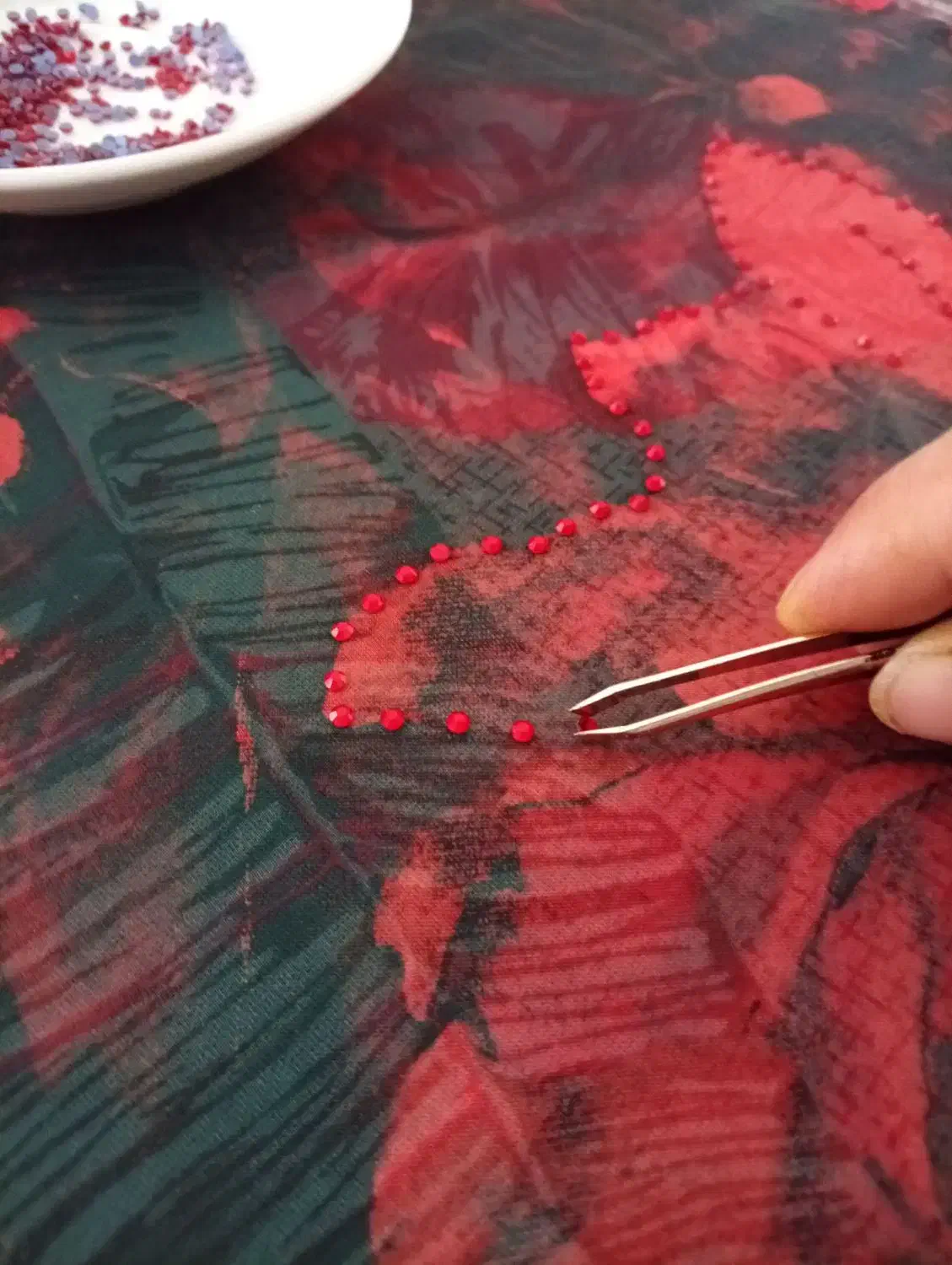 نگین‌کاری لباس محلی|لباس|جوانرود, |دیوار