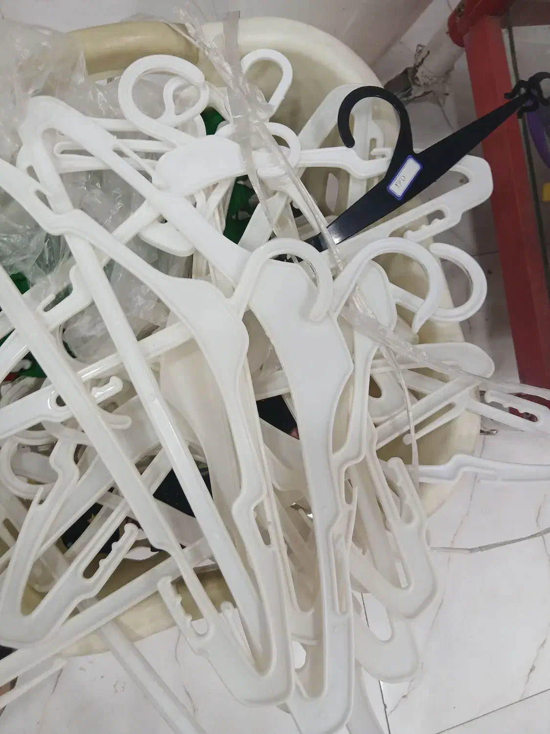 آویز لباس|بندرخت و رخت‌آویز|خوی, |دیوار