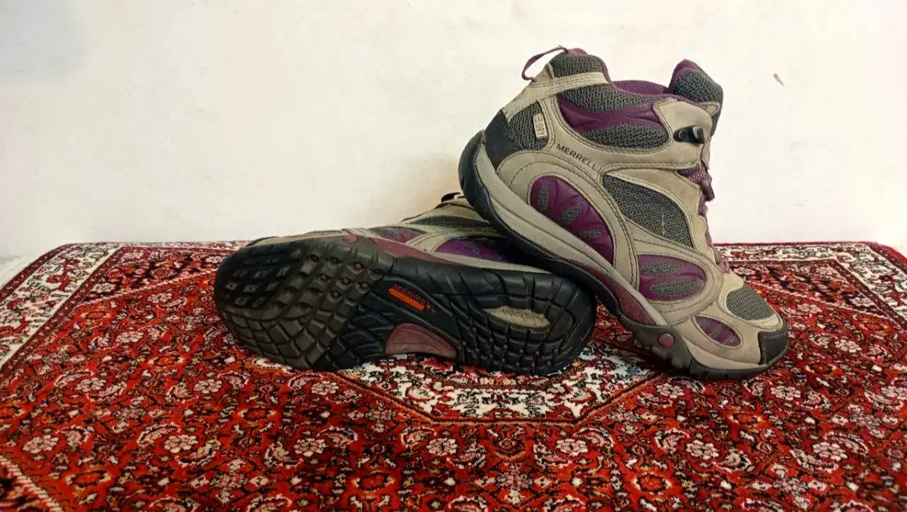 کفش کوهنوردی مرل امریکایی اورجینال|کیف، کفش، کمربند|همدان, |دیوار