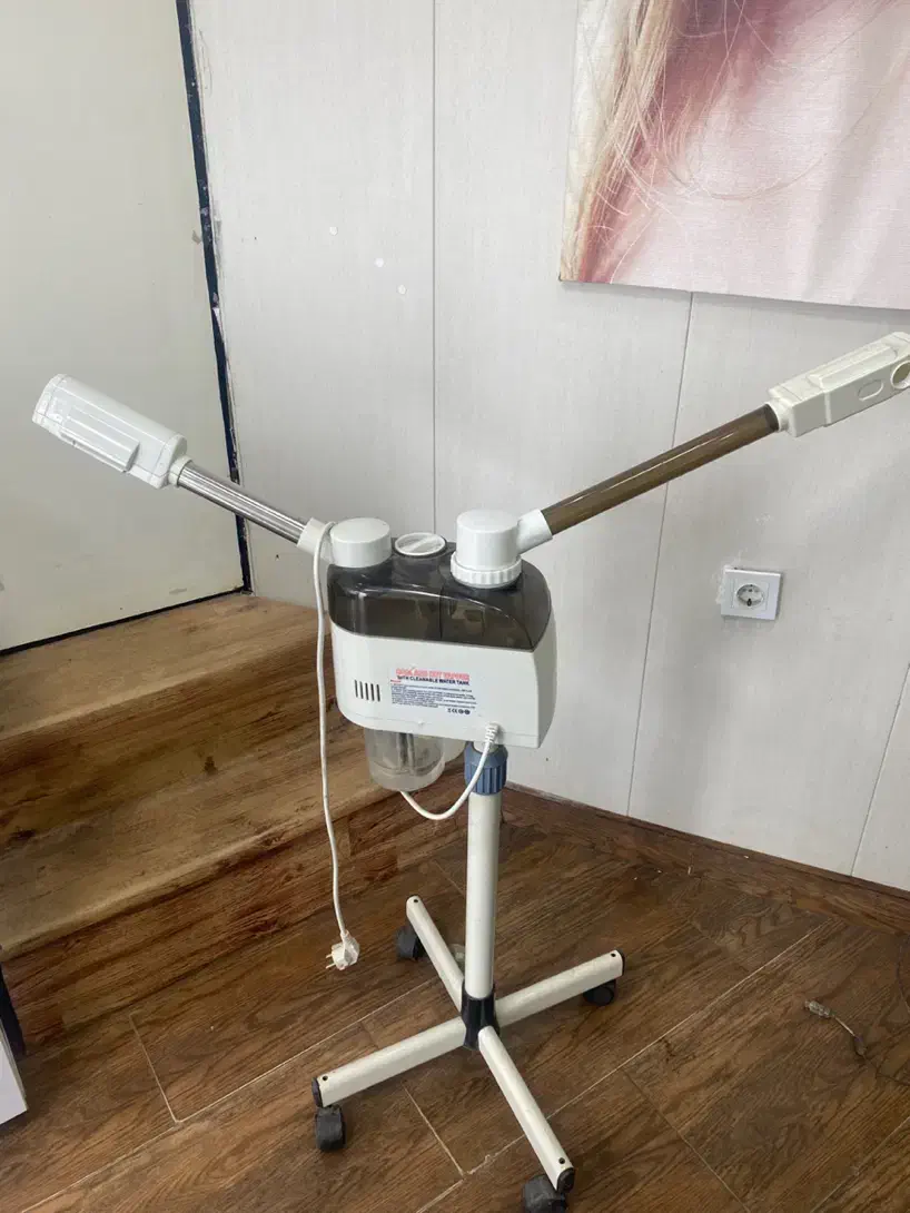 صندلی پدیکور دستگاه بخور  صندلی کوپ و اصلاح وکس|آرایشگاه و سالن‌های زیبایی|لاهیجان, کوی آزادگان|دیوار