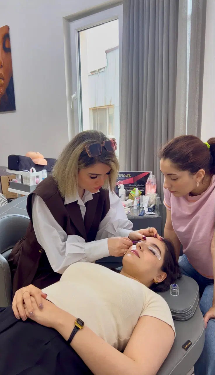 خدمات و آموزش کاشت مژه/لیفت مژه ابرو با۵سال سابقه|خدمات زیبایی و سلامت|رشت, شهرک آیت الله منتظری|دیوار