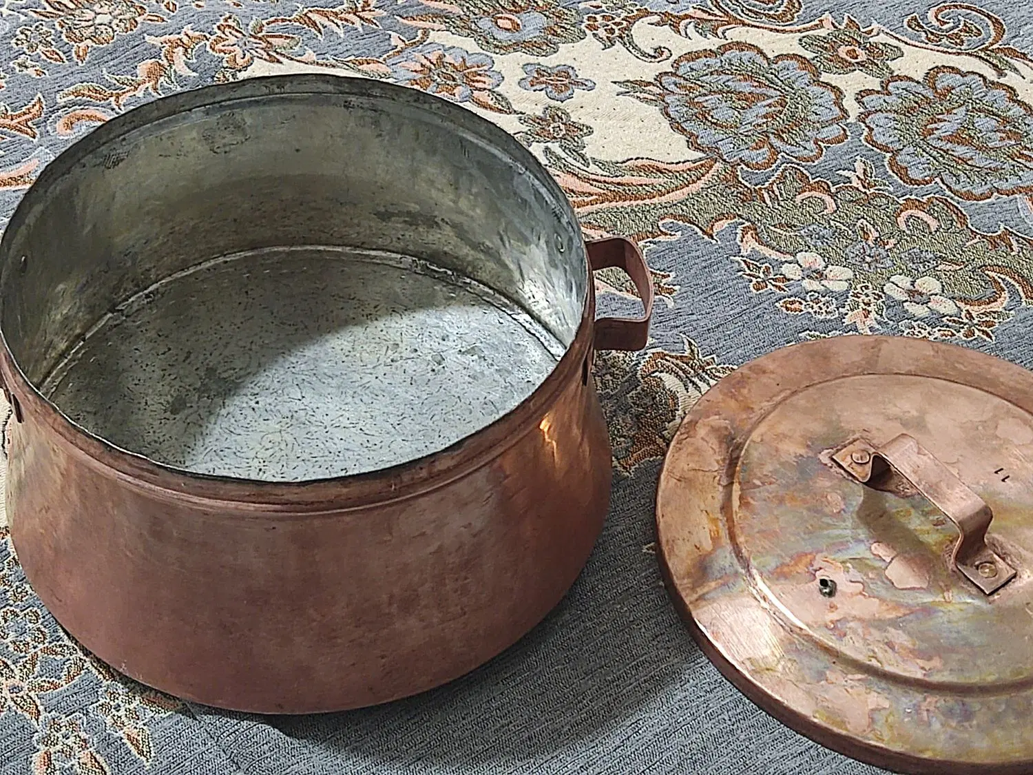 دیک مسی|ظروف پختوپز|گوآور, |دیوار