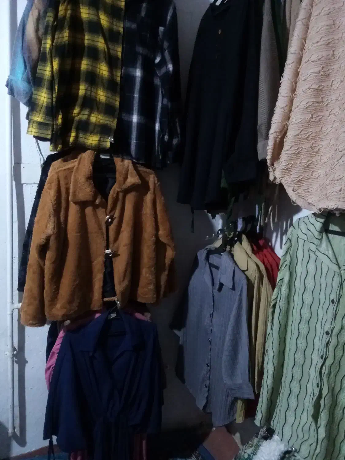 فروش لباس نوع|لباس|لاهیجان, گلستان|دیوار