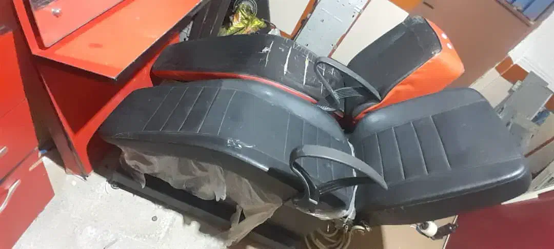 صندلی و دکور آرایشگاه|آرایشگاه و سالن‌های زیبایی|کارون, |دیوار