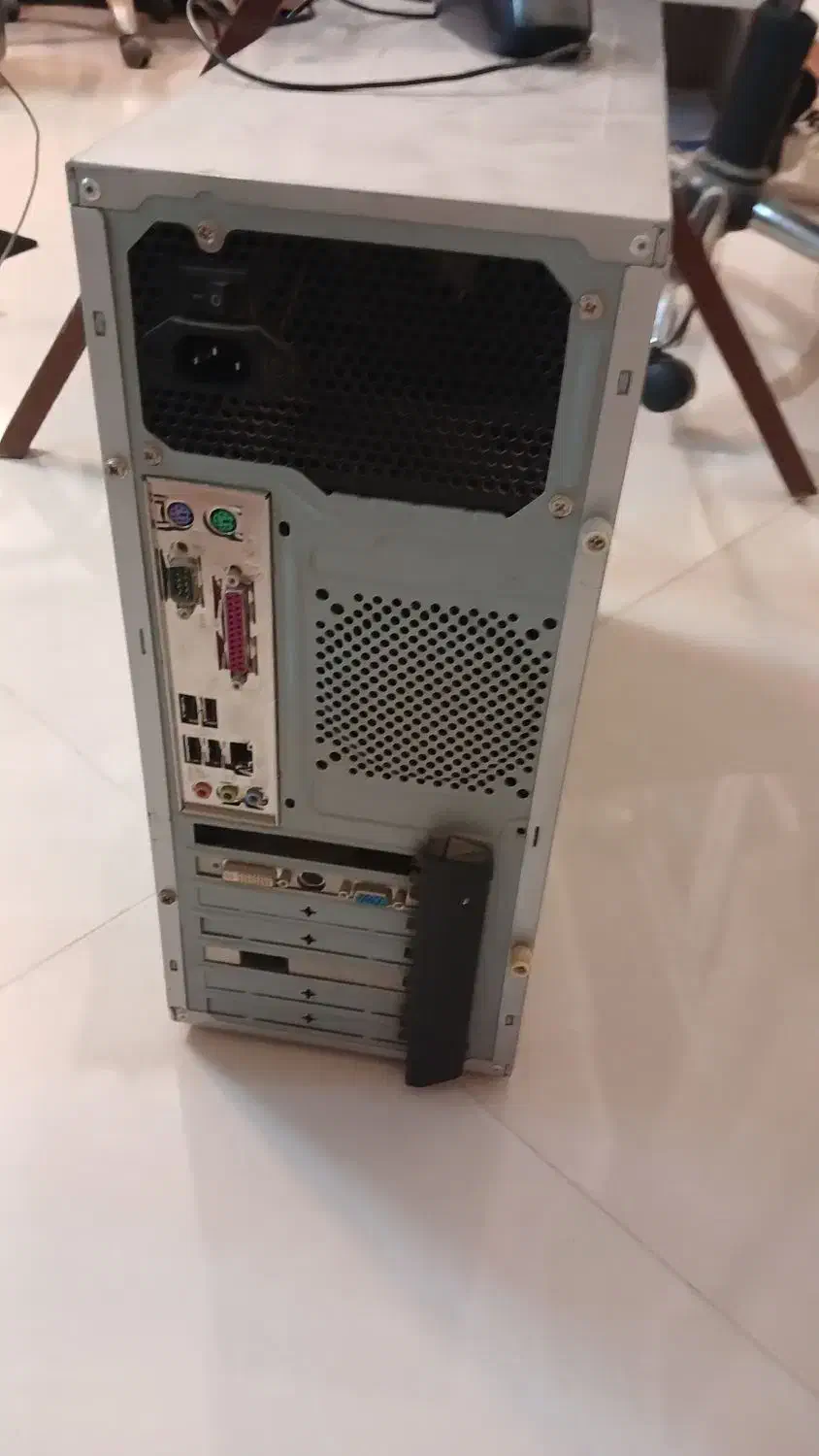 کامپیوتر|رایانه رومیزی|بجنورد, |دیوار